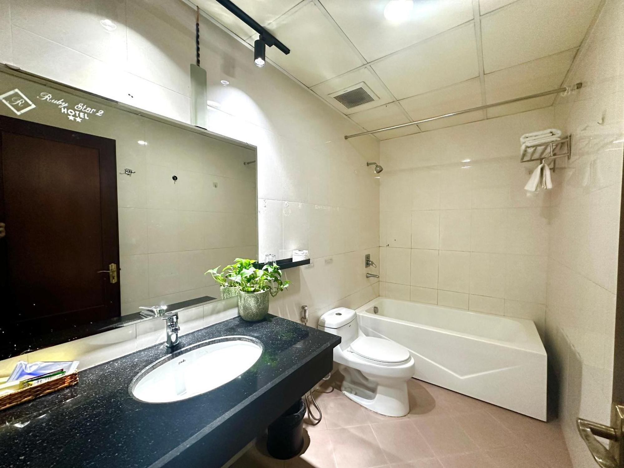Ruby Star Hotel- Near Ben Thanh Market Ho Chi Minh City Exterior photo