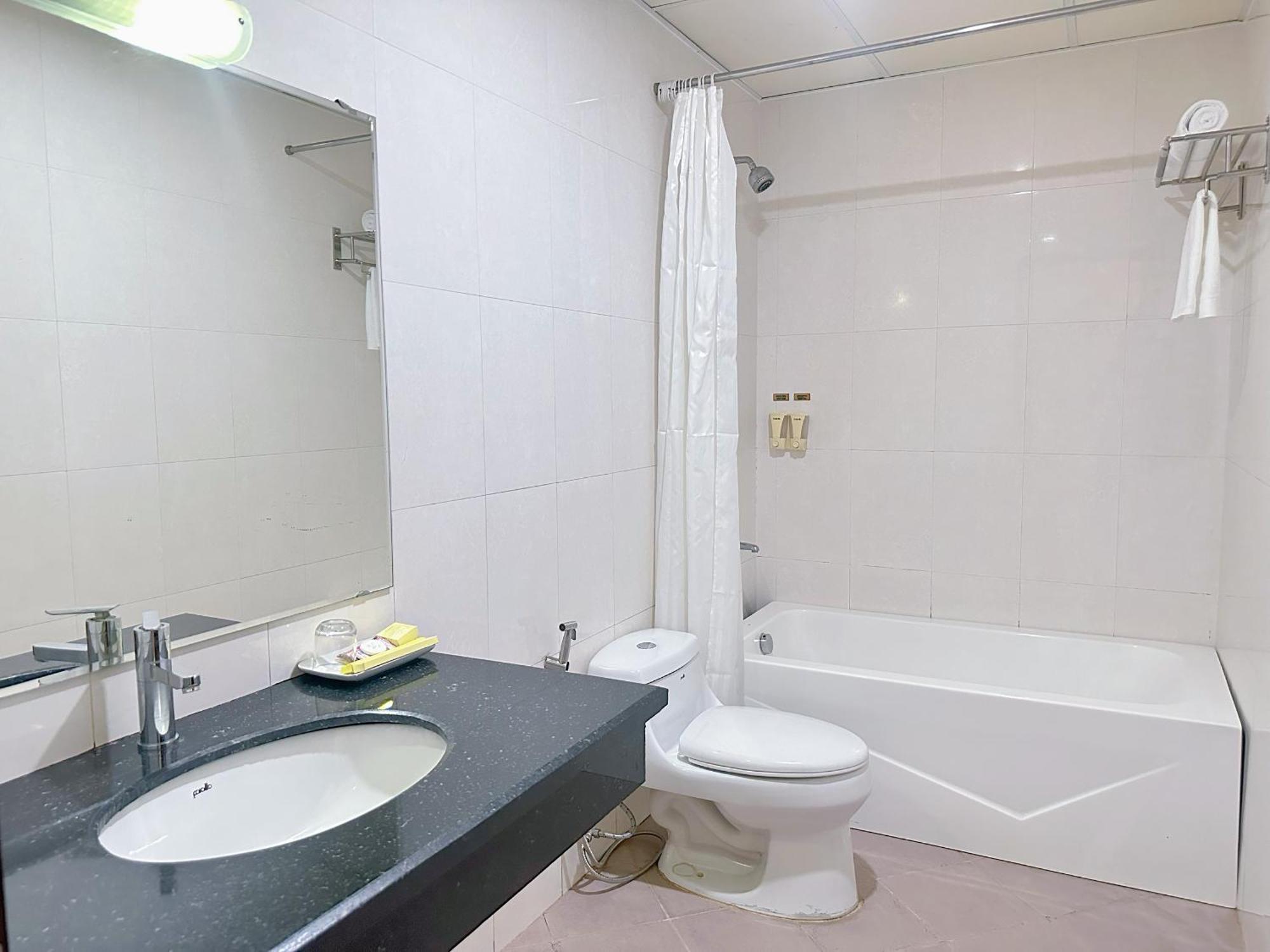 Ruby Star Hotel- Near Ben Thanh Market Ho Chi Minh City Exterior photo